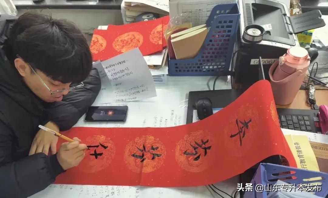 福虎贺岁春联,福虎献瑞千秋盛春联手写