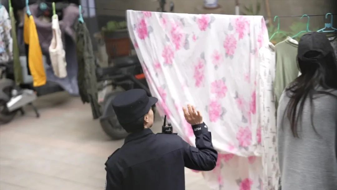 一个胡同女警和她的18年...