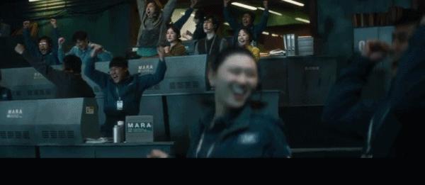 我敢断言，这部“含腾量”100%的科幻喜剧，会是暑期档一幅王炸