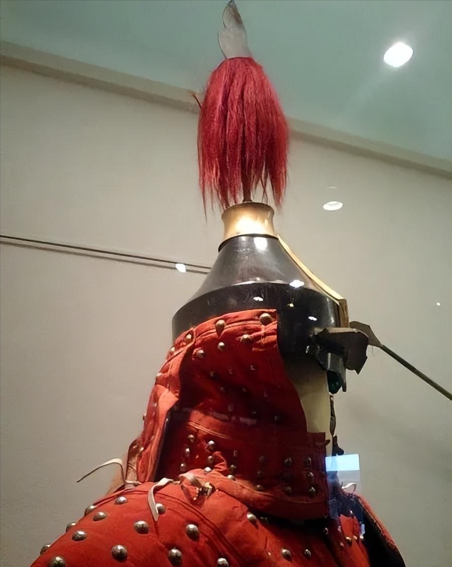 清朝头盔上的盔缨,清朝士兵大部分都用的什么枪