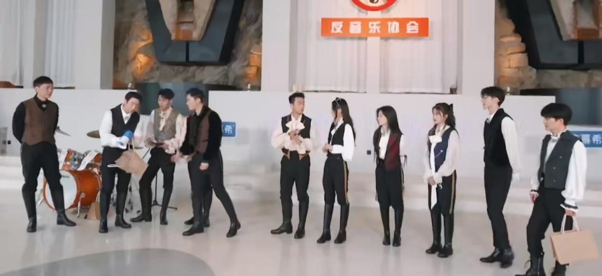 跑男生态篇这期撕名牌环节,跑男综艺游戏片段