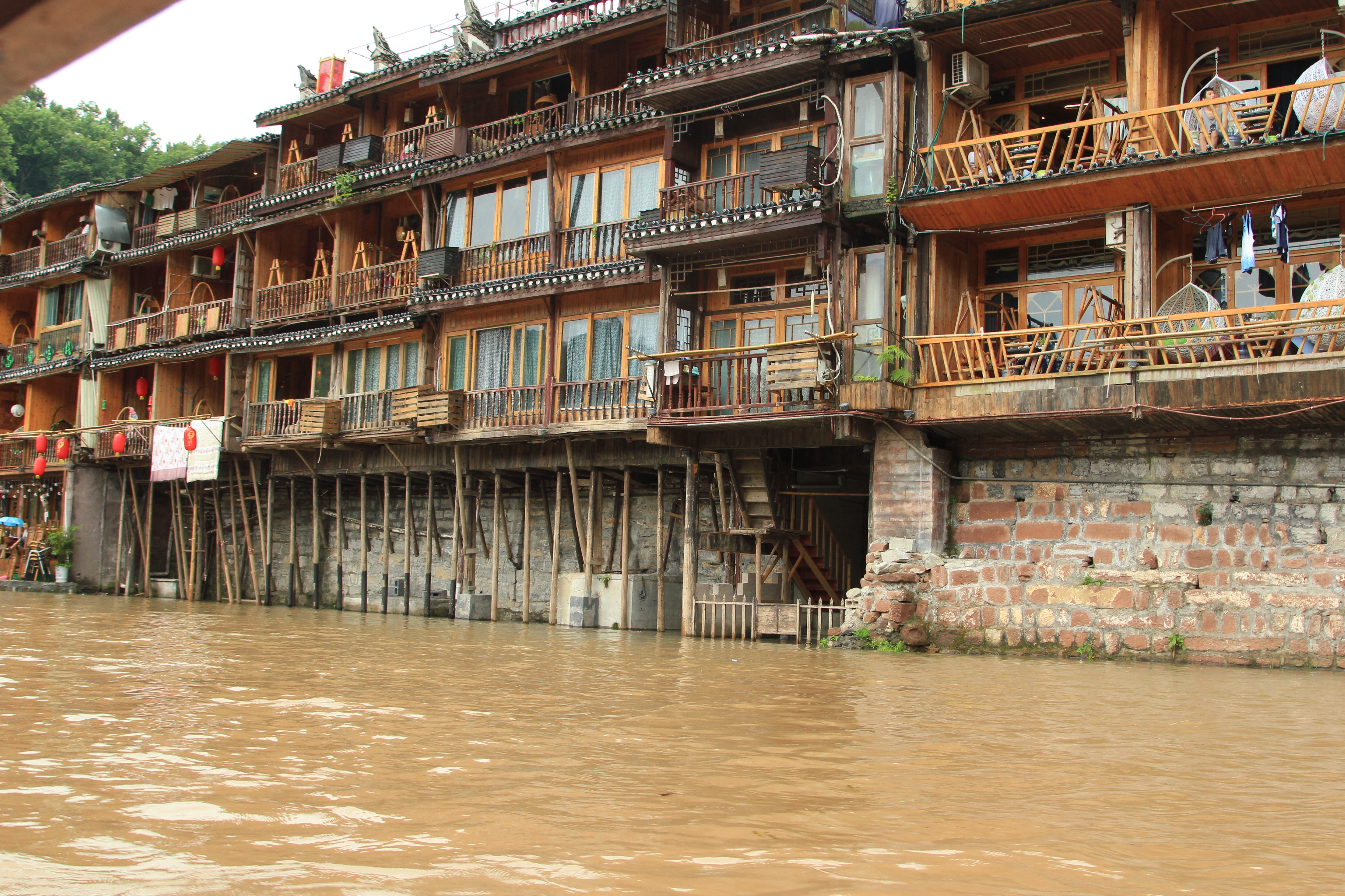 边城和凤凰古城哪个好玩,中国最美古城凤凰古城视频