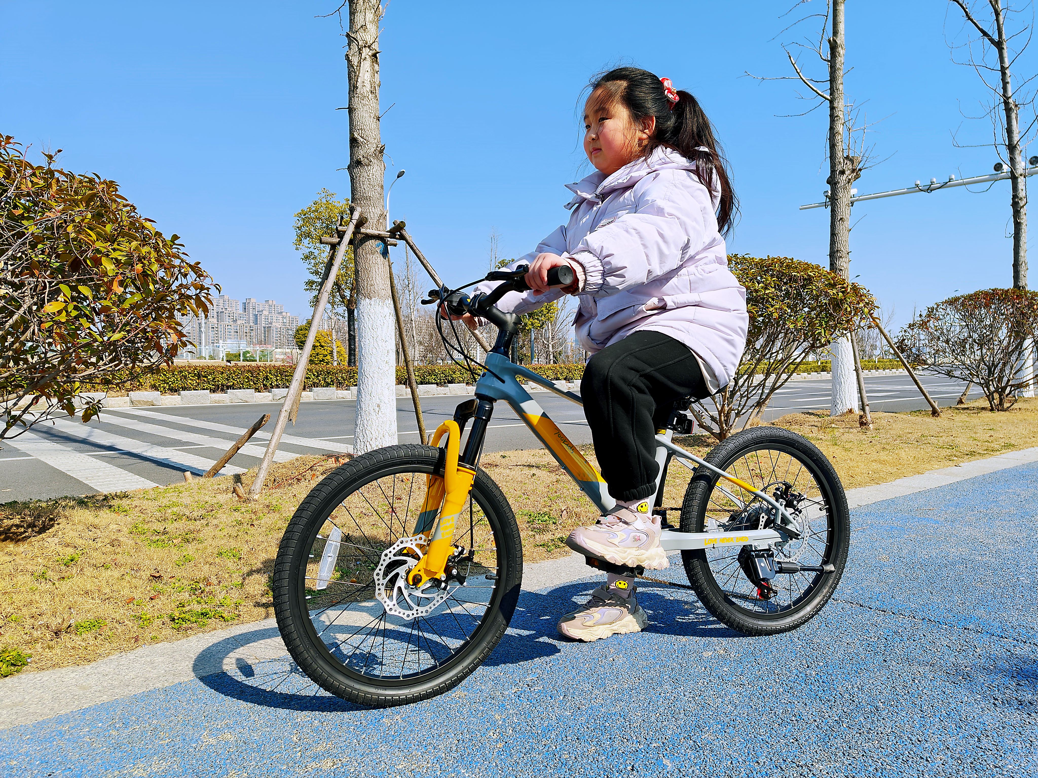 怎么样挑选一款适合儿童的自行车,儿童自行车选山地好还是选变速好
