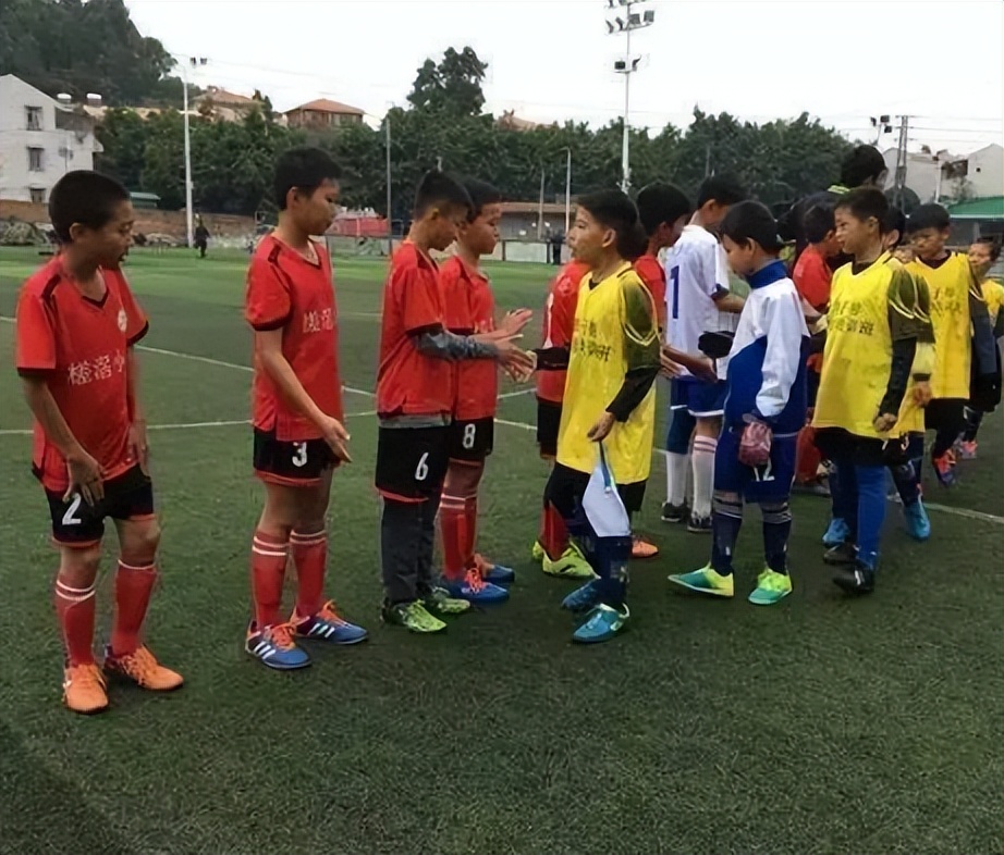 男足最开始就被骂吗,中国男足被骂的段子