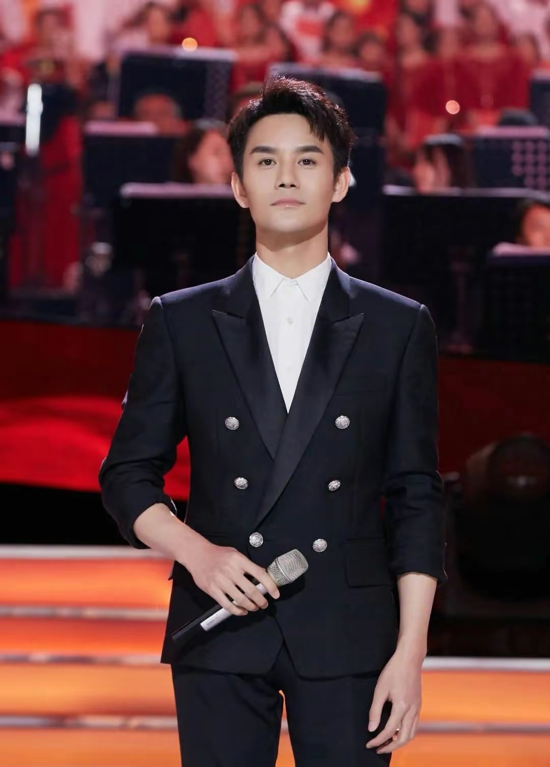 王凯首谈身体患病的父亲,王凯父亲肺癌