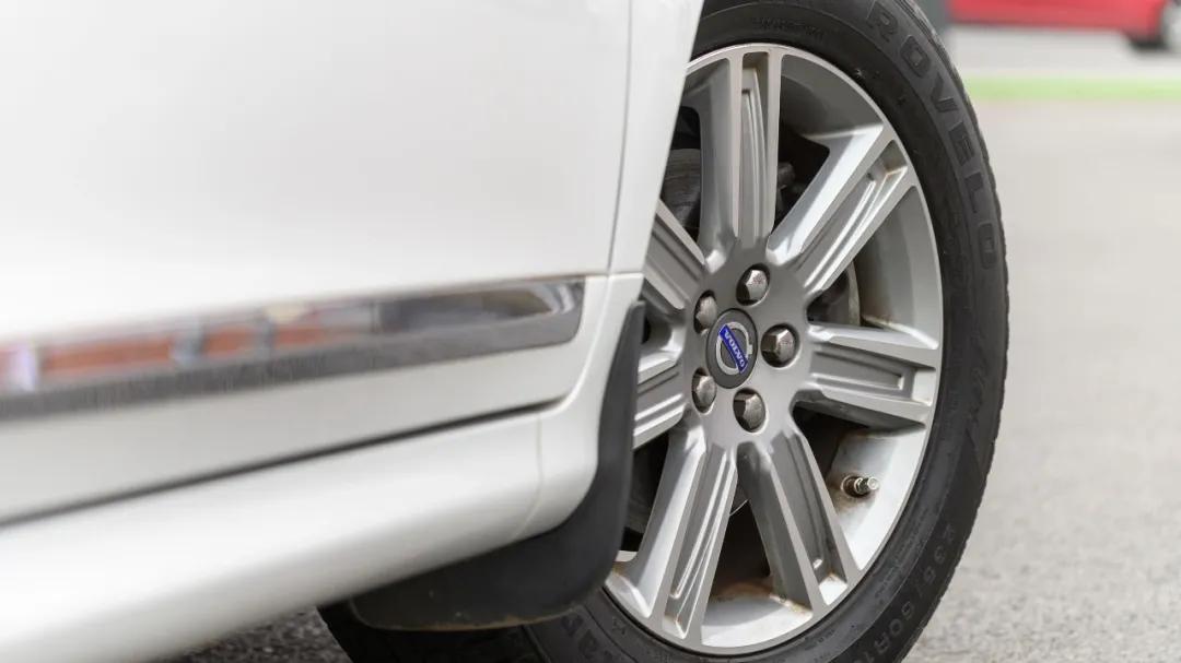 2010年沃尔沃xc60二手多少钱,杭州全款13万15年的沃尔沃xc60