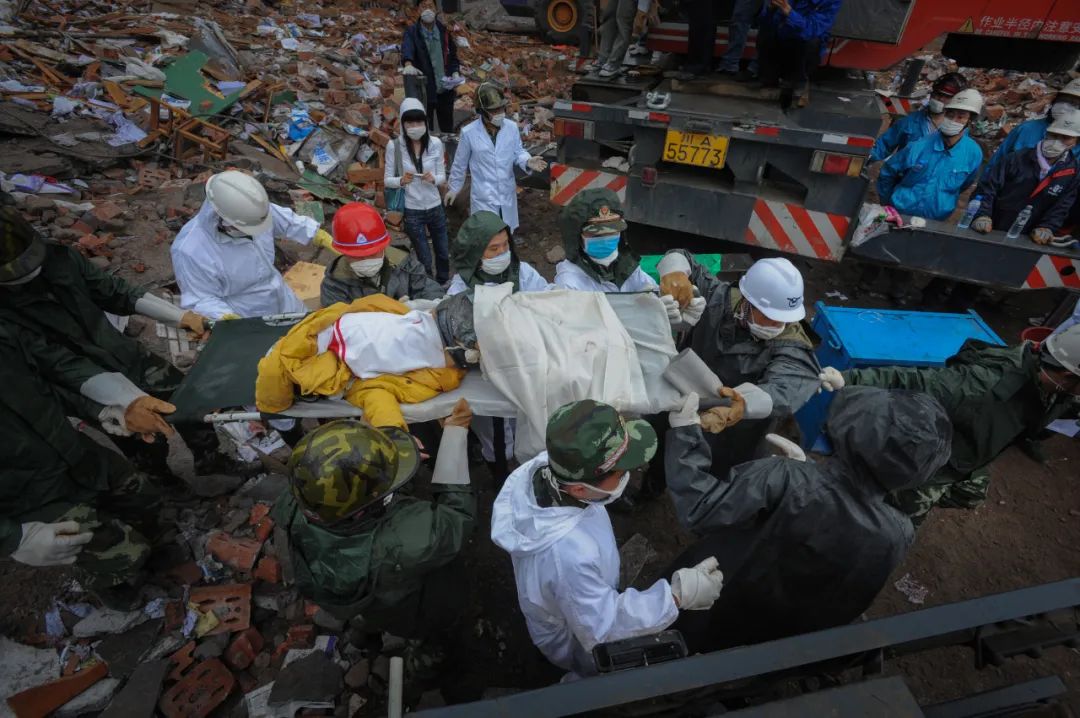 汶川地震15周年记录图片,汶川地震这些画面让人噙满泪水