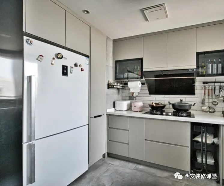 透明玻璃门展示柜怎么布置,岛柜展示柜玻璃门