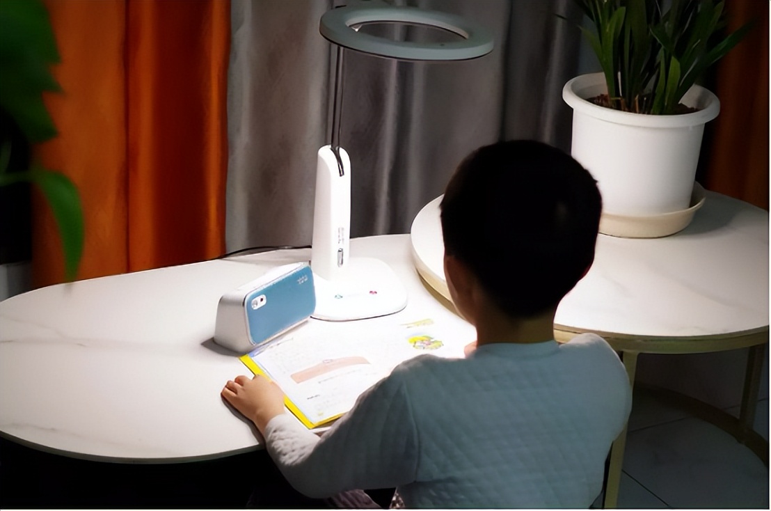 爱德华医生润眼灯评测,医生泪眼灯评测