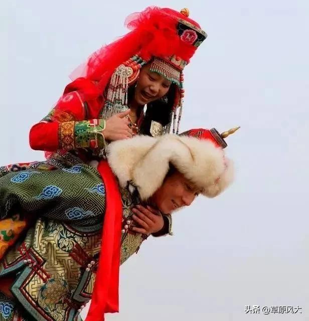 野史成吉思汗被咬死,正史成吉思汗杀了多少人