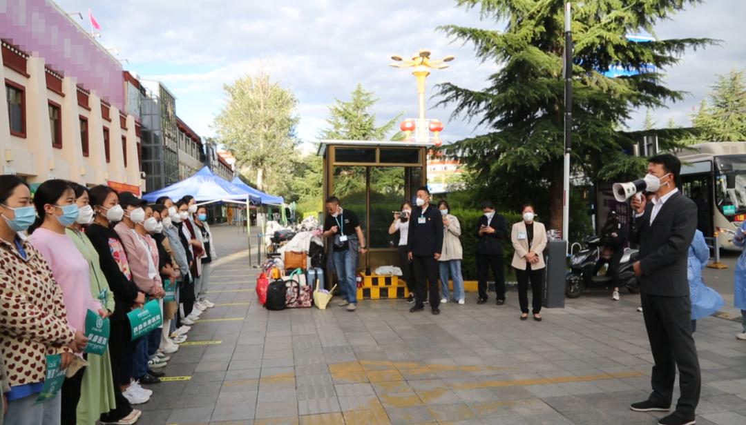 抽干最后一名员工也要支持政府抗疫，阜康医院因失血过多快休克了