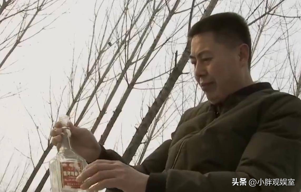 捡破烂赚钱真实案例,小伙子靠捡破烂竟赚了100多万