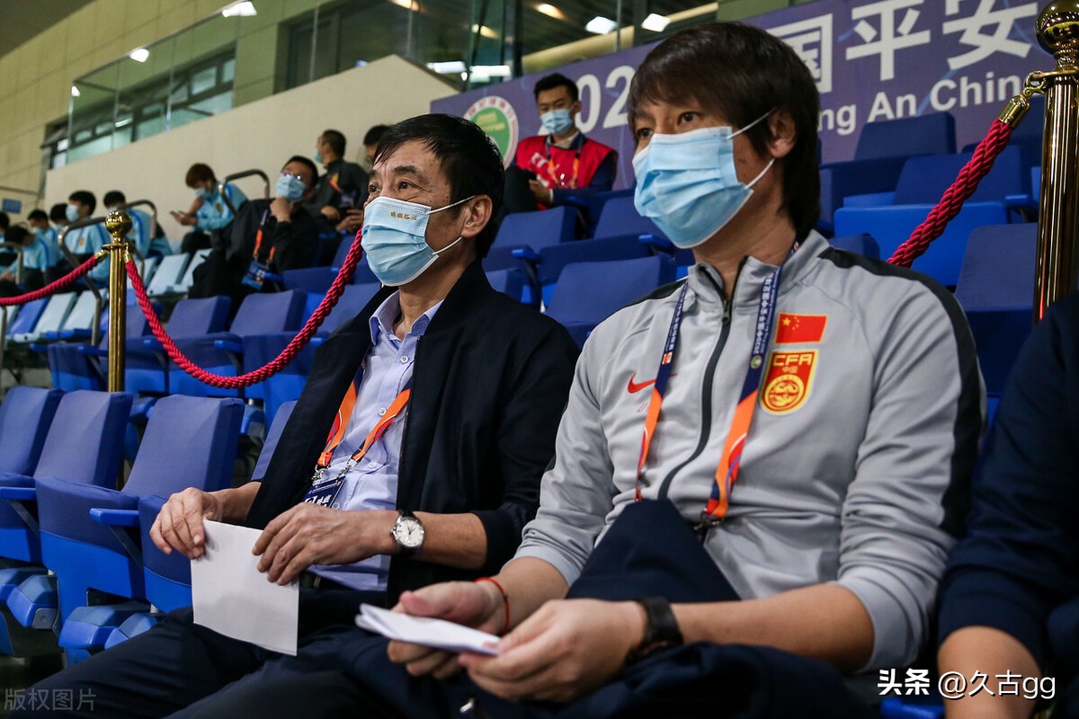 足坛反腐要打铁也要溯源,打铁还需自身硬为什么要打铁