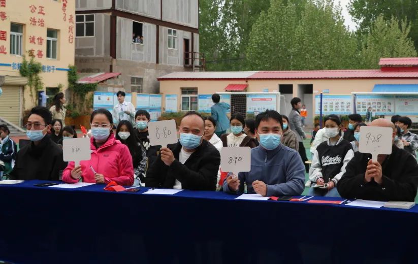 郑东新区杨桥初级中学：“杨中好声音”唱响校园梦