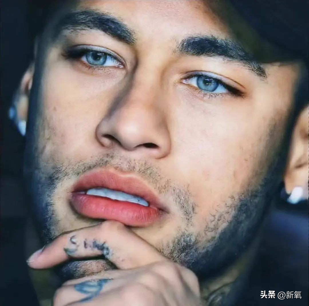 为了女粉连夜do脸染发，这新晋痞帅天花板是男菩萨吧？