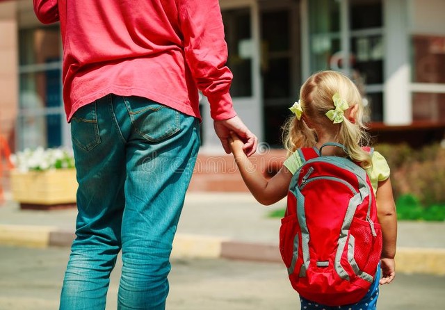 不打不骂孩子的100种方法,男孩一说就哭该如何引导孩子