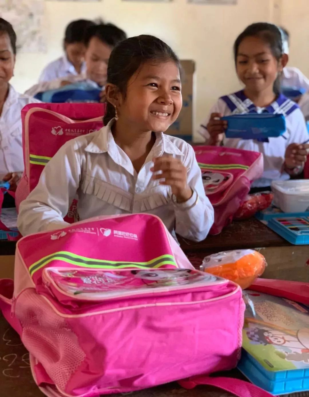 6岁女儿说下面尿尿痛，送医检查后被告知患上性病，父母当场崩溃