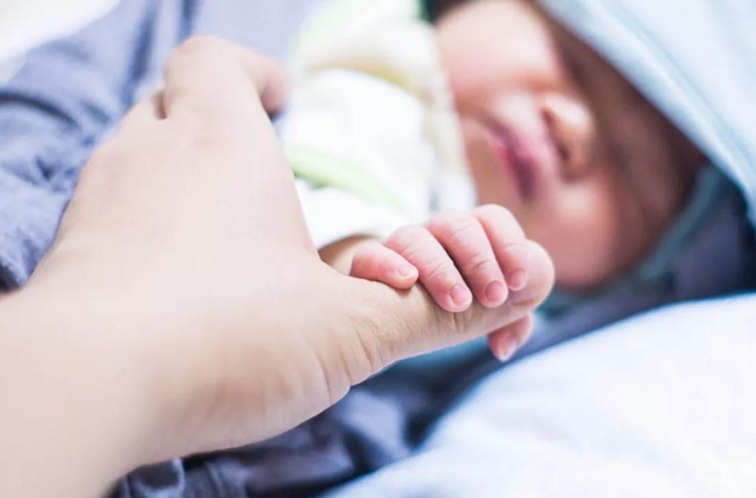 美国孕妇一口气生下20个女儿,美国孕妇生21个小孩