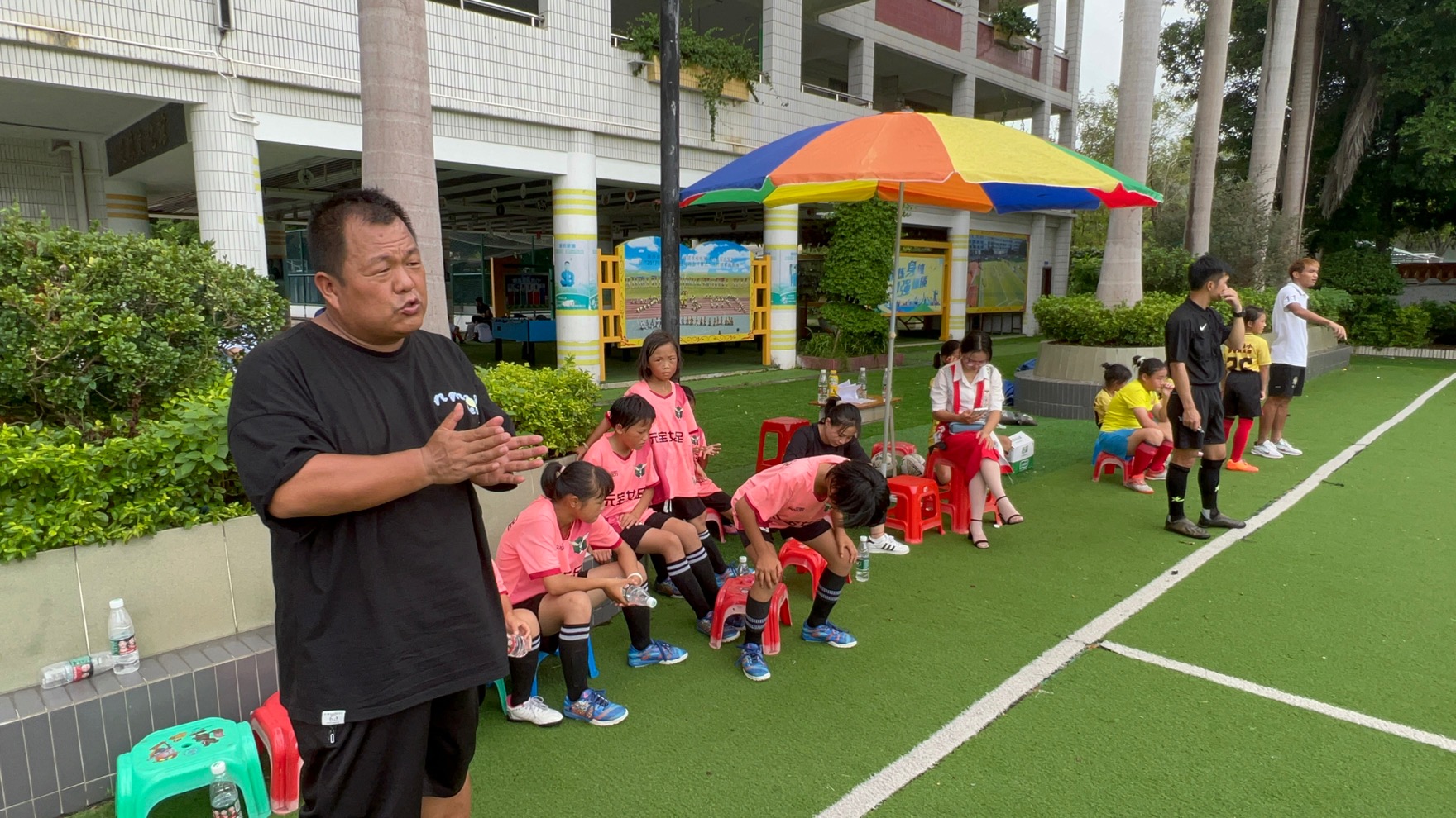 广黔同心，“足”梦未来，绿茵场上演绎山海对话