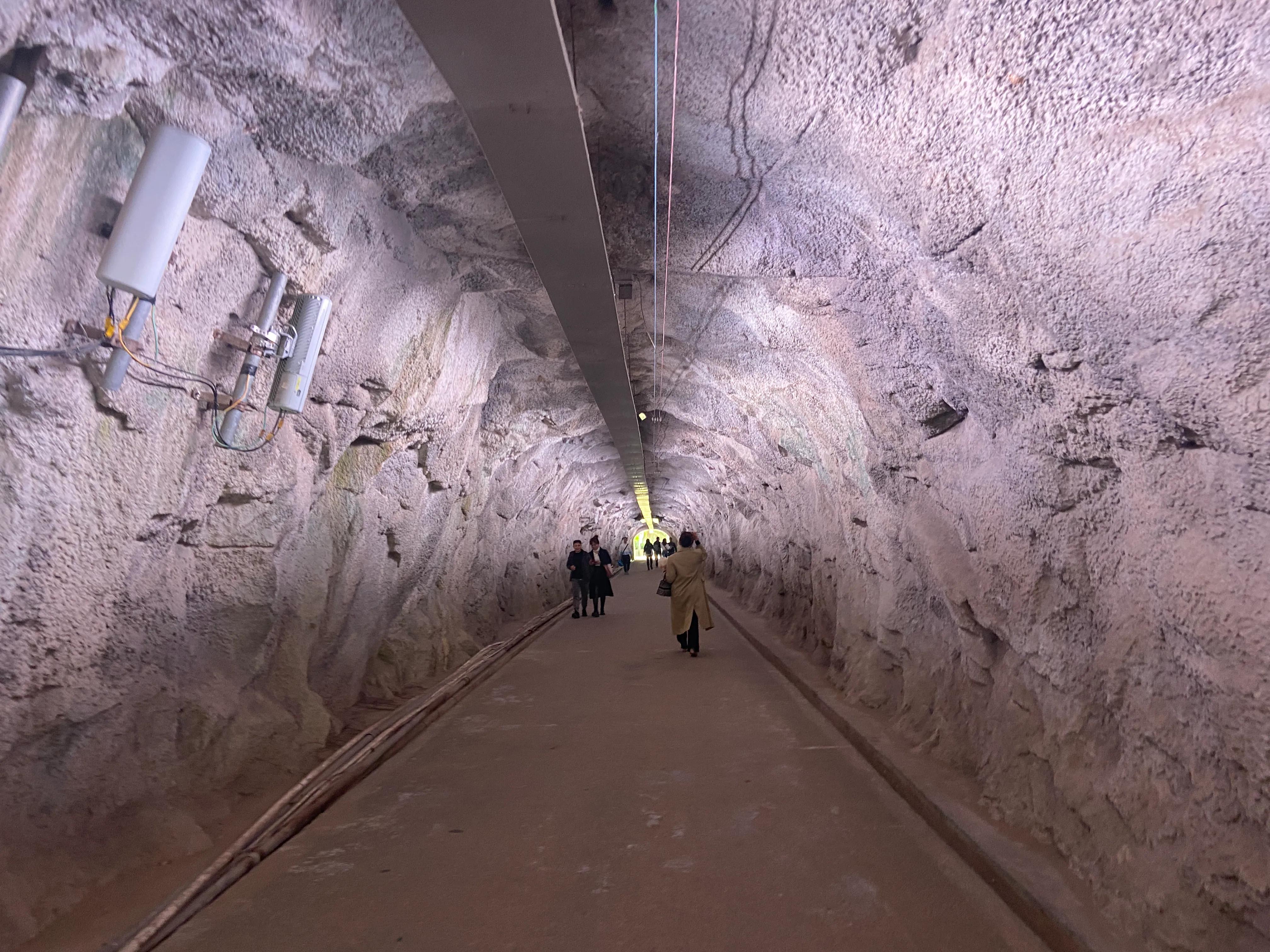 打卡厦门鼓浪屿，聊SP*级A**大四座混动凯捷