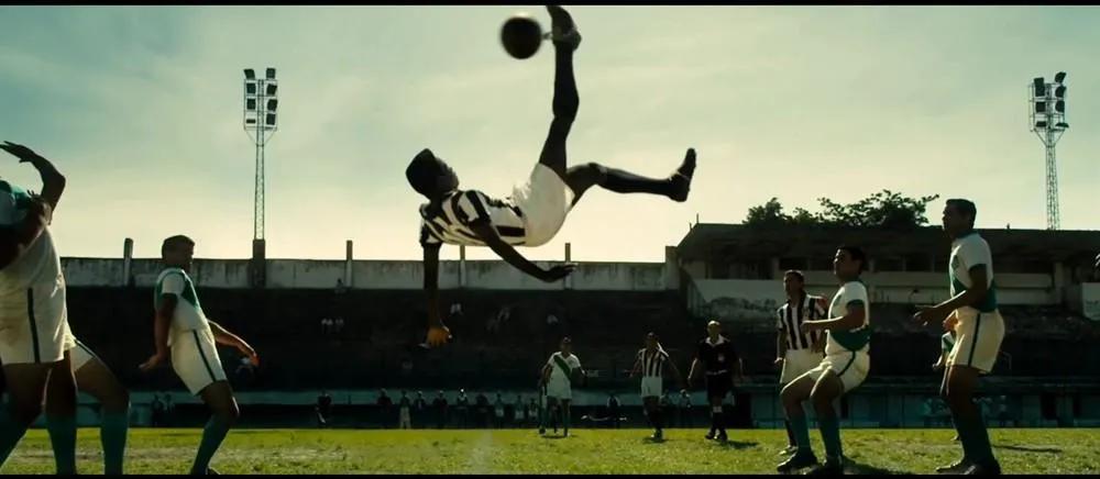 贫民窟男孩逆袭绝世球王贝利,从贫民窟擦鞋匠到传奇球王