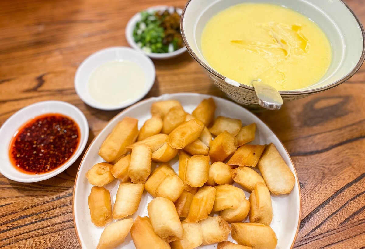 糖尿病人中餐前血糖值多少正常,糖尿病人饭后血糖先降后升