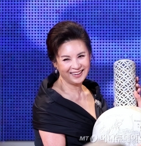 6大红极一时的韩国老牌女星，后来都怎么样了？