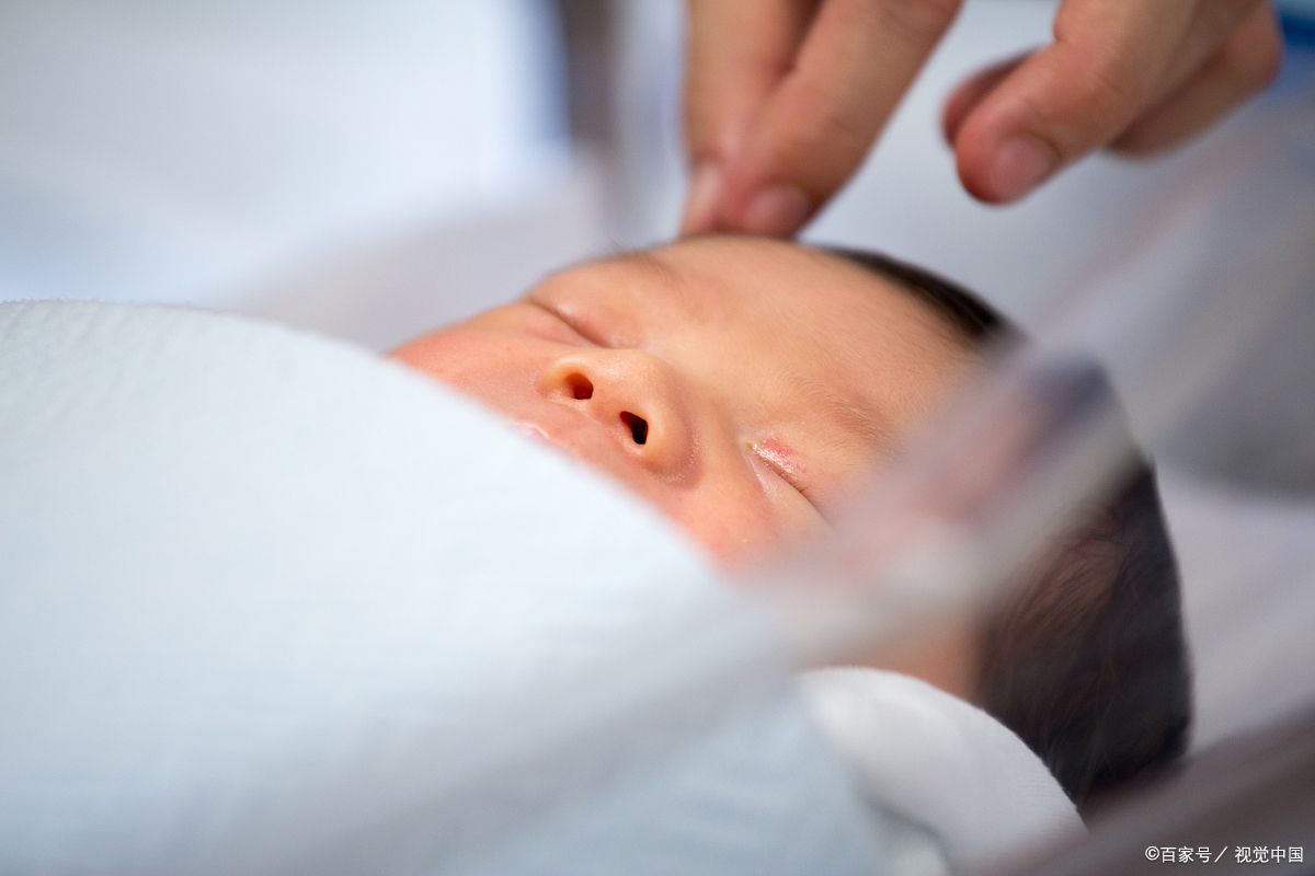 宝宝发烧一直不退精神差怎么办,宝宝发烧不退全身发热怎么办