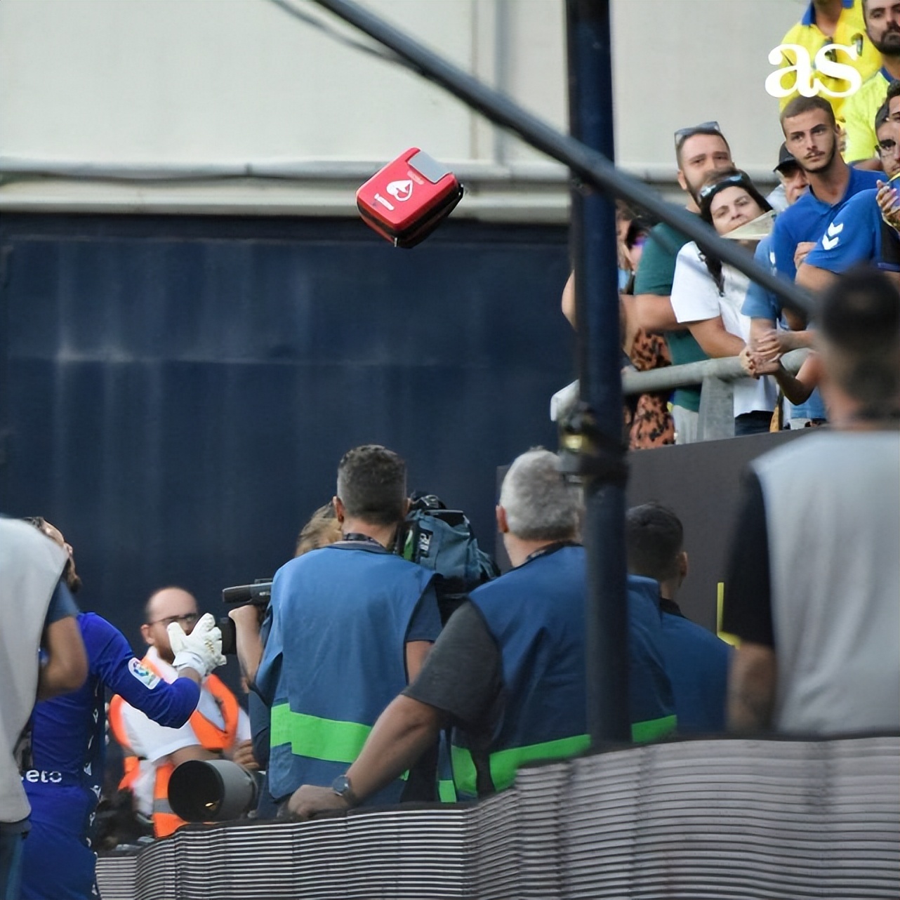 西甲球迷心脏骤停完整版,西甲球迷心脏骤停