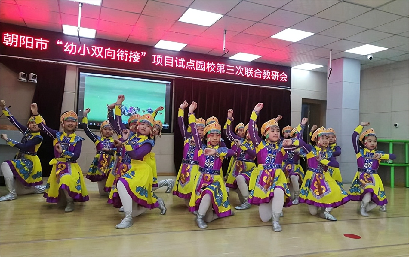 南街小学校园文化,小学特色校园建设