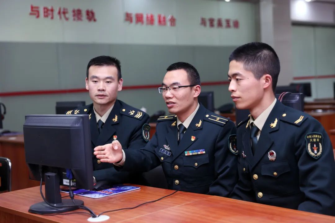 军营青春视频,镜头下的军营青春岁月