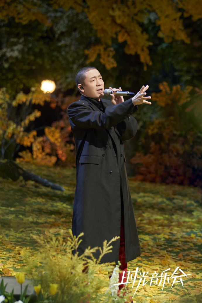 何炅张真源加盟田震专场,田震何炅时代少年团唱风雨彩虹