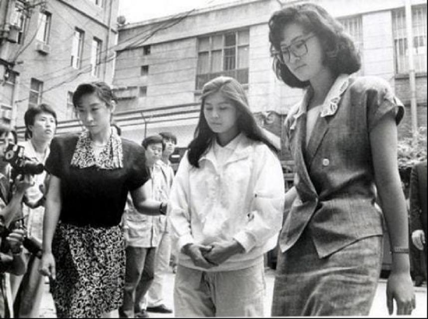 朝鲜美女间谍:用收音机夺走115条人命，晚年却被韩总统特赦