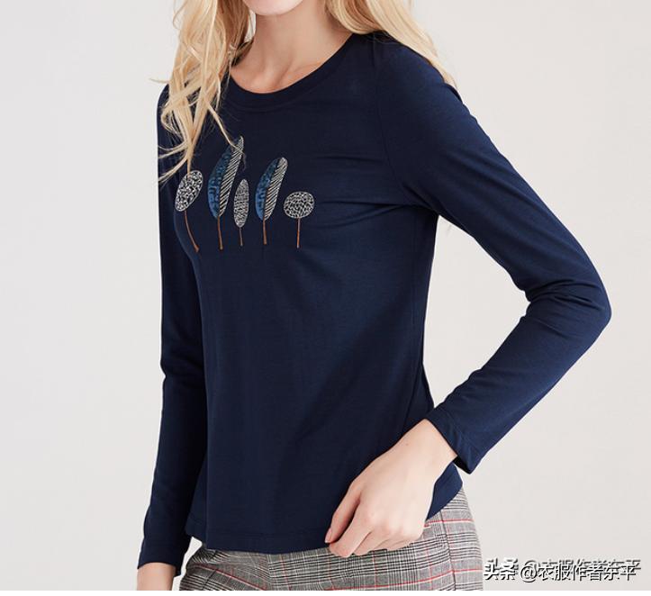 简单百搭的长袖T恤打底衫，只要选好面料，制作是很简单的事情