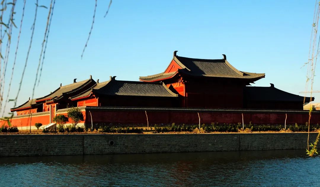 【我家门前有条河】藏不住了！初夏必须去打卡的“森林小城”，有着最让人向往的生活！