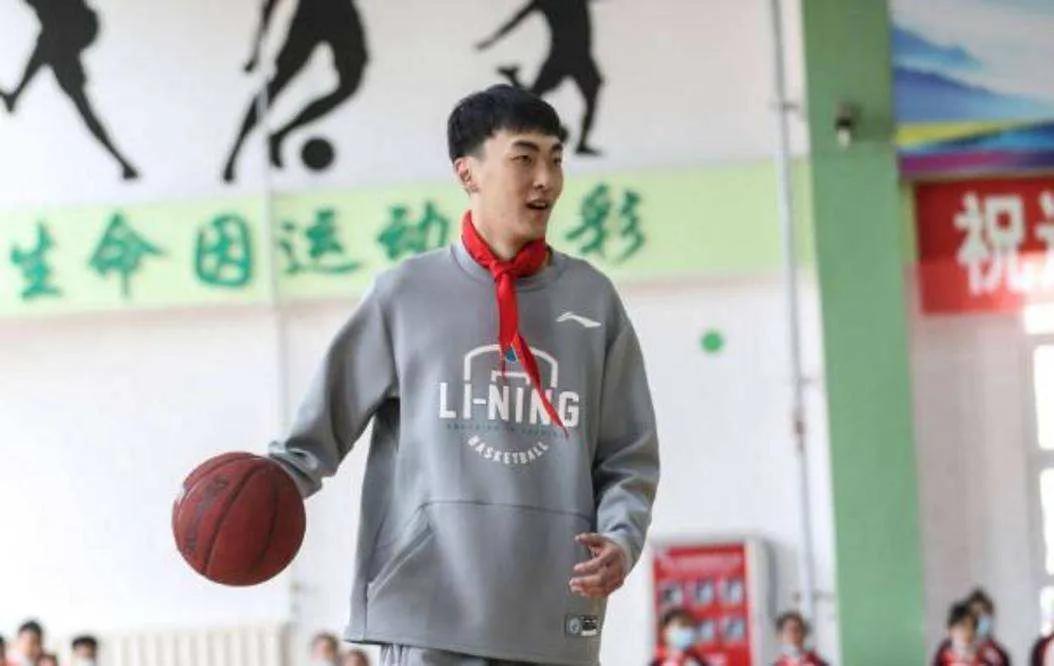 历史惊人相似，辽宁卫冕希望渺茫！球队重建势在必行