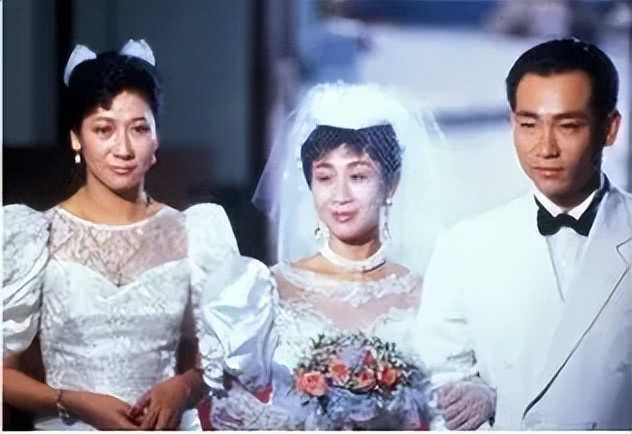 他是“TVB最后的辉煌”，如今58岁单身未婚，一人一狗独居6亿豪宅