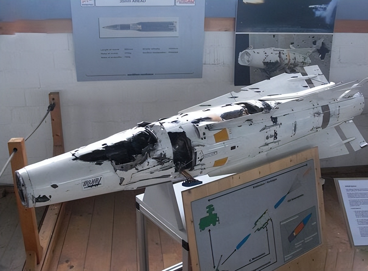 台军雄风导弹的克星——解放军发射阿海德弹的高炮{舰炮