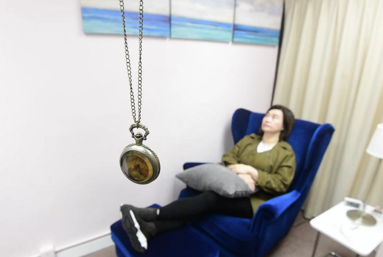 催眠到底是什么感觉,什么是催眠及催眠原理