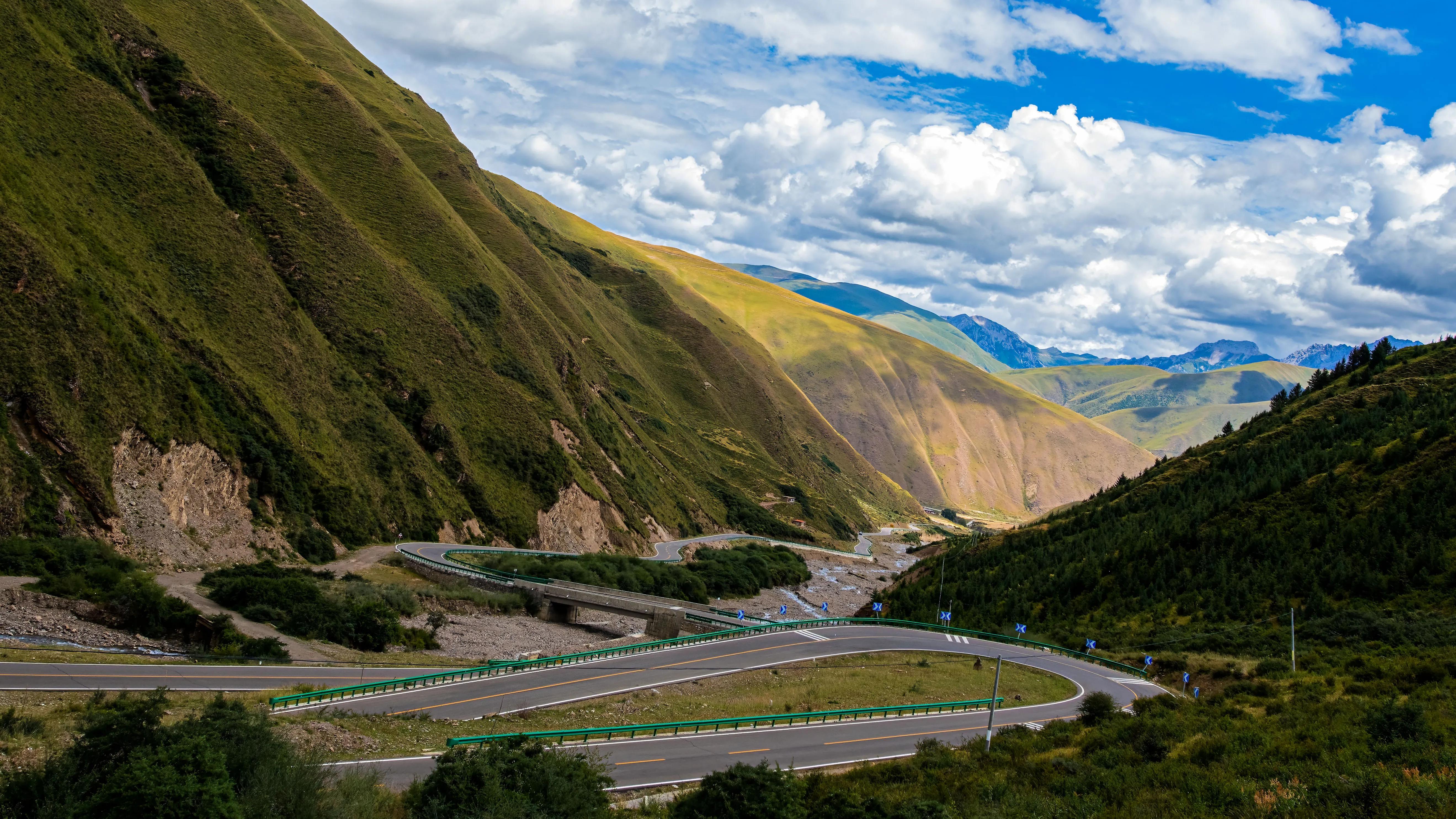甘孜州最美风景在路上,金秋的甘孜州