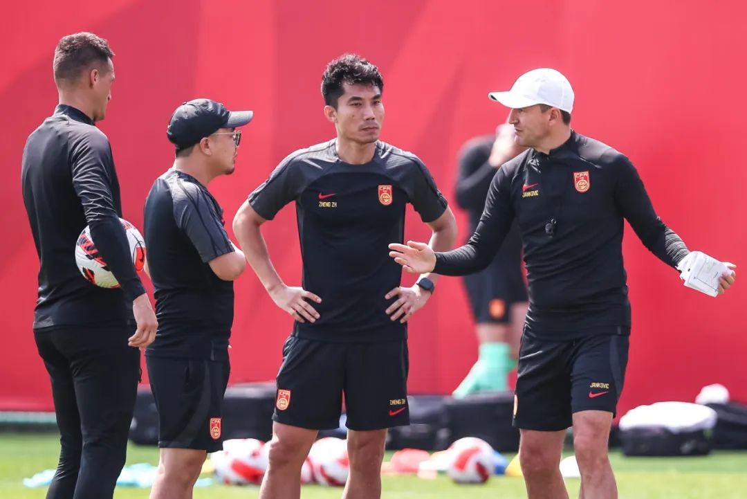 永远的中国队队长郑智,郑智永远的队长