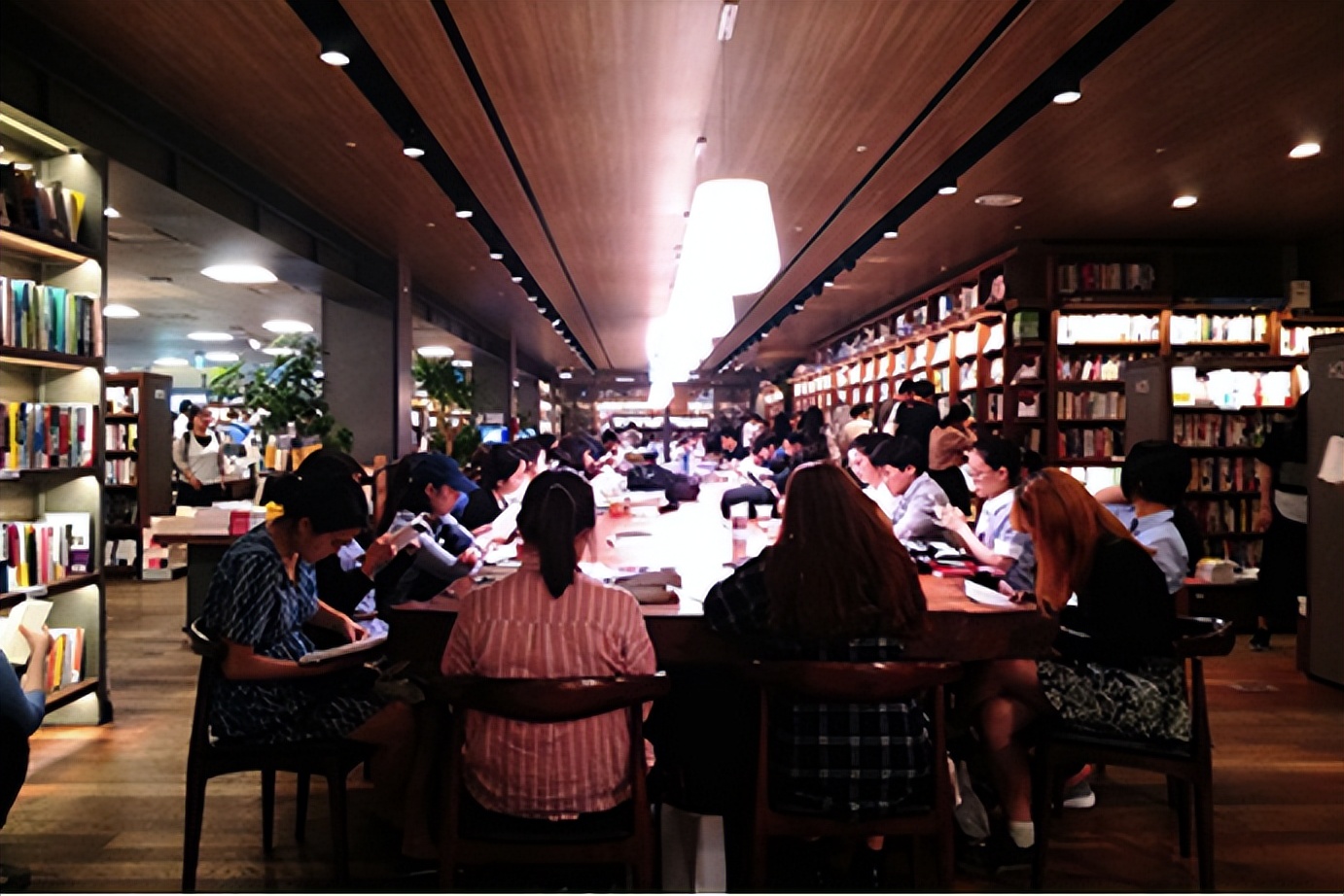 “玩”转韩国知名淘书店