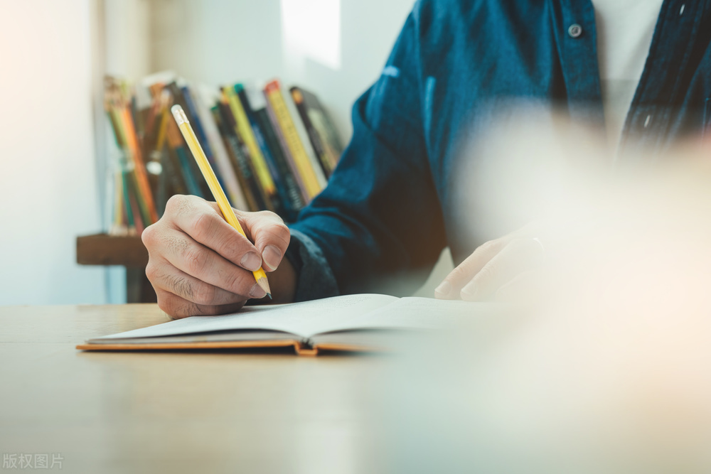 研究生论文开题报告多少字,研究生论文开题报告优秀10篇