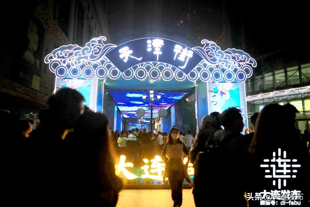 近日刷爆朋友圈的视频,真实的天津街