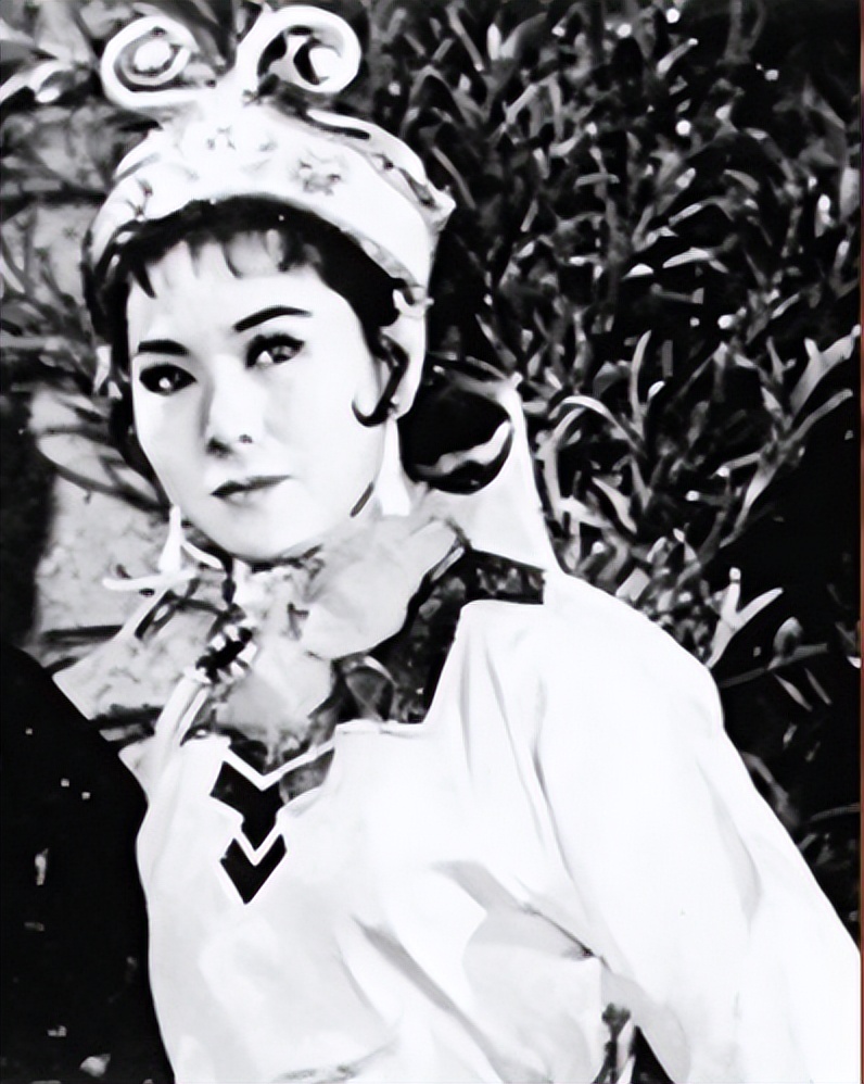 再也见不到的10位功夫明星，以为他们息影退圈，其实已悄然离逝！