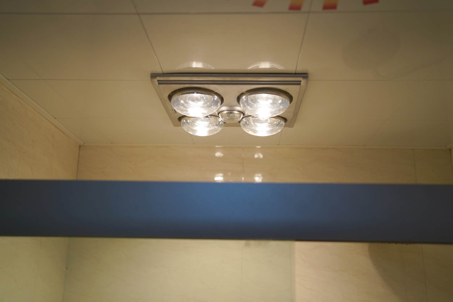 小户型也没有必要做全屋智能灯光,二手房客厅灯光改造