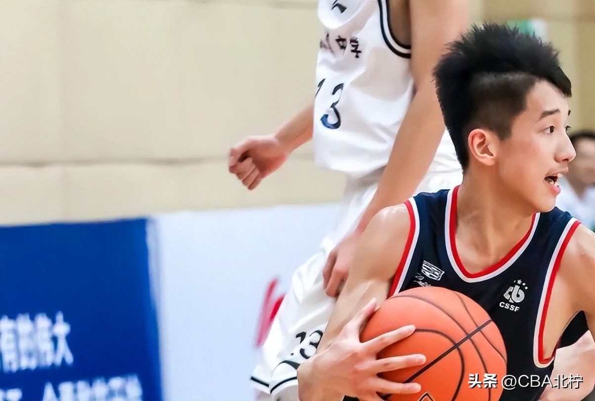 CBA三消息:广东后卫狂砍31分,曾凡博毫无对手,冯莱即将被淘汰