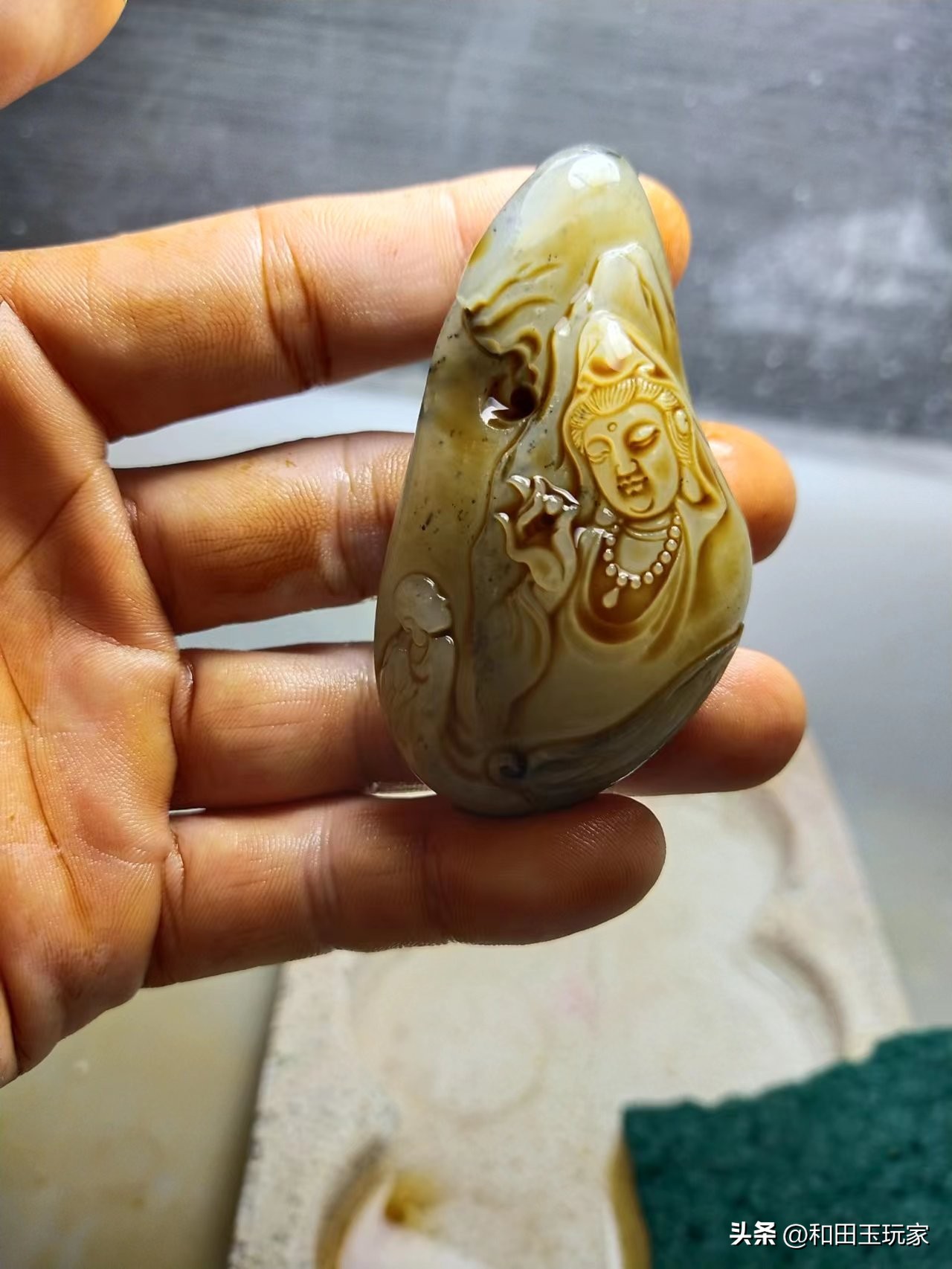 华章和田玉吧，黄沙漫天遮星辰，可叹逐利变沉沦。吧主原创。