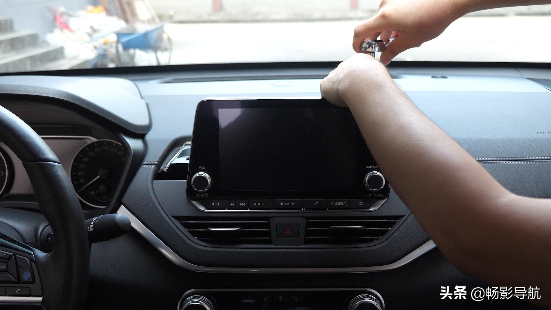 日产天籁大屏幕可以升级吗,天籁改装安卓大屏