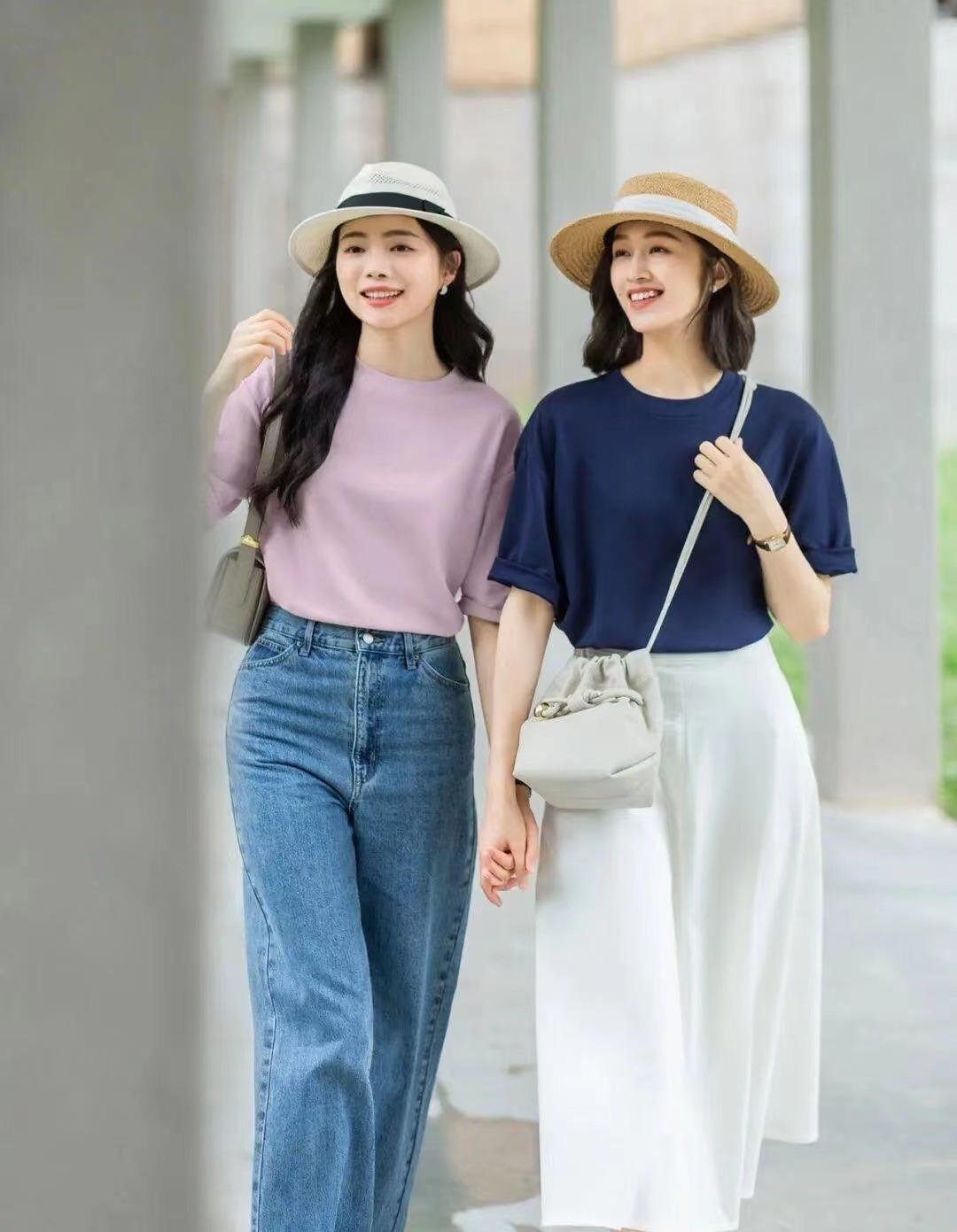 给闺蜜拍照仰拍技巧,姐妹拍照小技巧